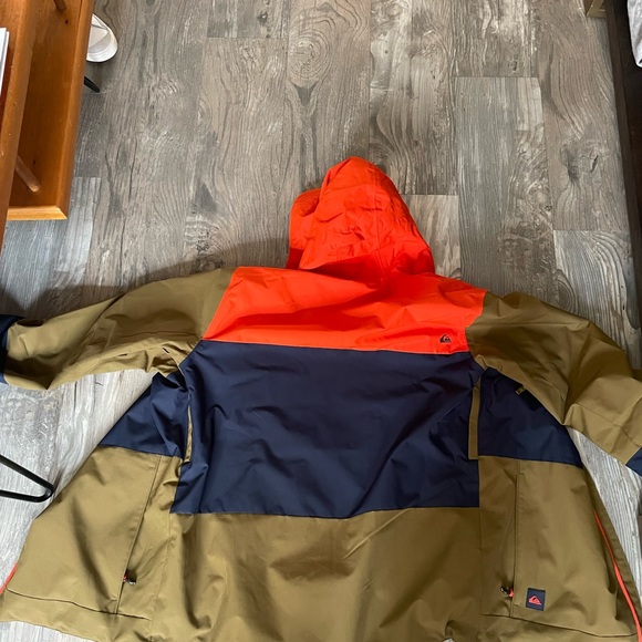 Quicksilver ski jacket never worn - Picture 2 of 5